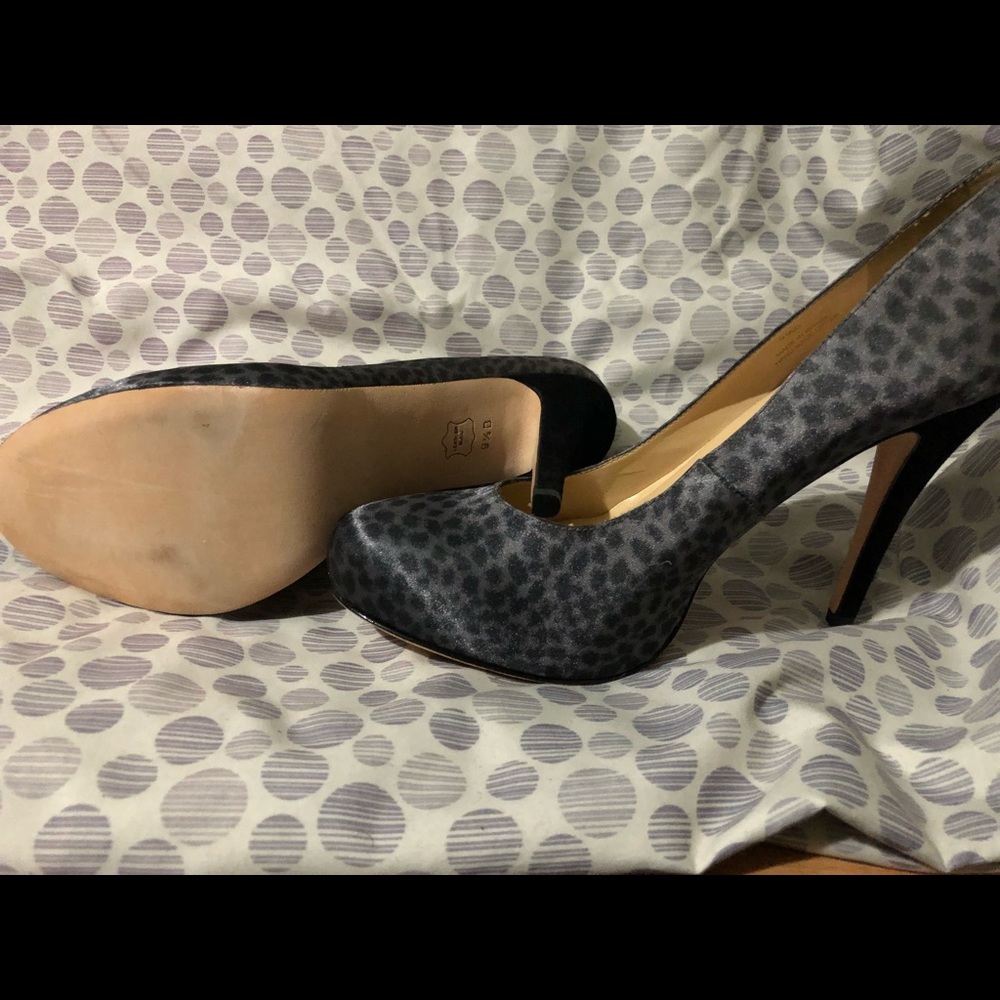 Talbots Leopard Print Heels - Picture 3 of 4